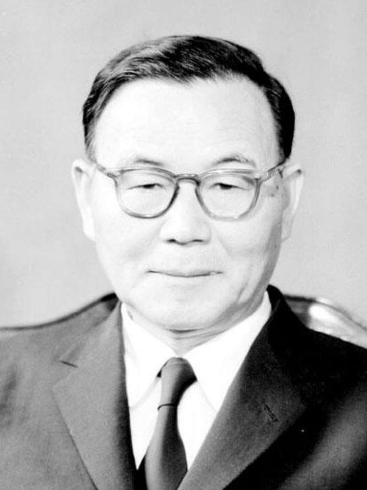 Yun Bo-Seon (1960 – 1963)
