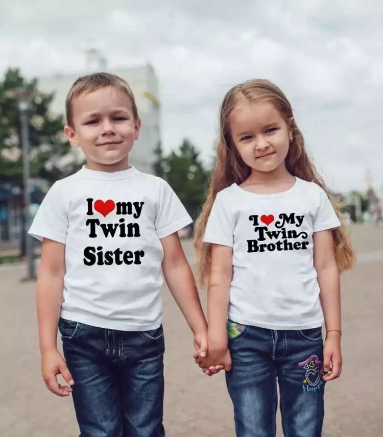 Twin Sister_Brother