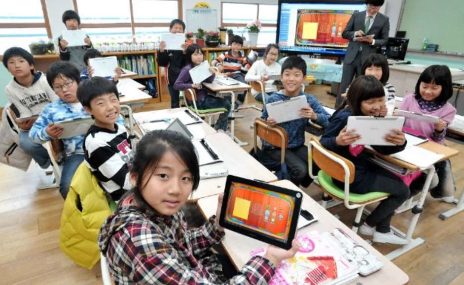 sistem pendidikan di Korea sudah berbasis teknologi sejak dini