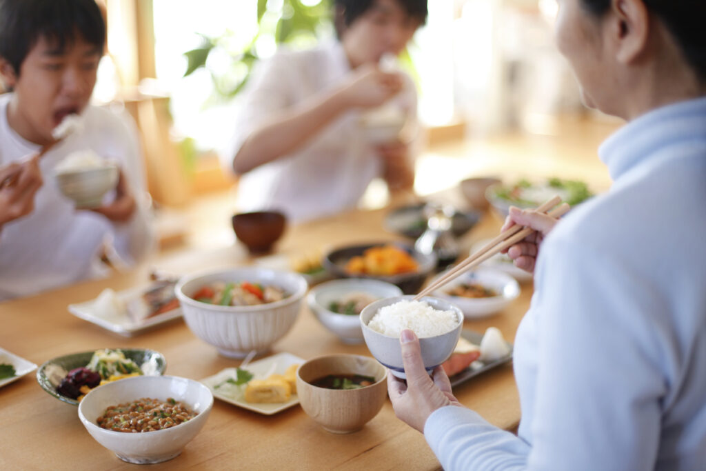 Tips Makan dengan Cara Sopan ala Orang Jepang